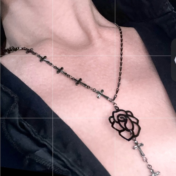 🌹HP🌹Adjustable Black Metal Rose & Gothic Cross Chain Lariat Enchanted Necklace - Picture 5 of 6